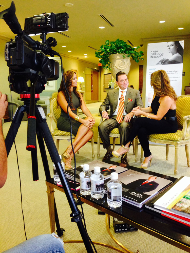 Dr. Newall Speaks About the INFINI on Entre Tacones